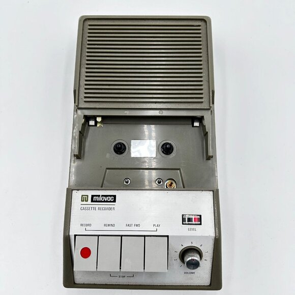 Milovac Cassette Recorder CR-103 play works but does need repair for parts read - Picture 2 of 11